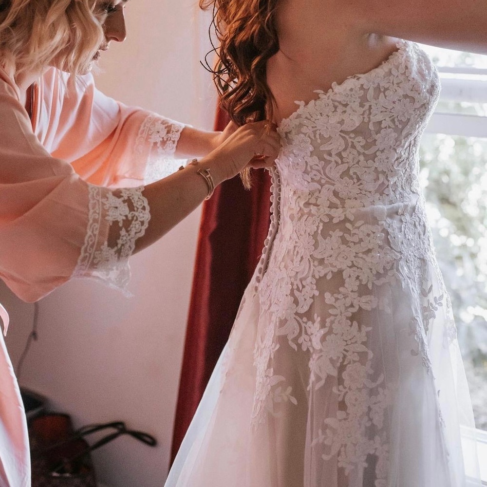 Sincerity Bridal wedding gown. Style #4026. Size 6.